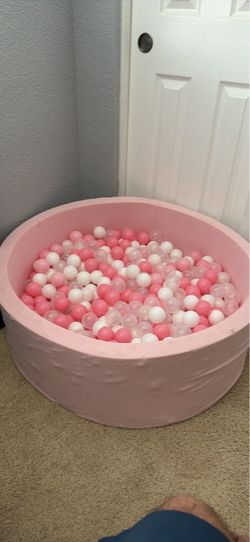 Pink Kids Ball Pit with Balls