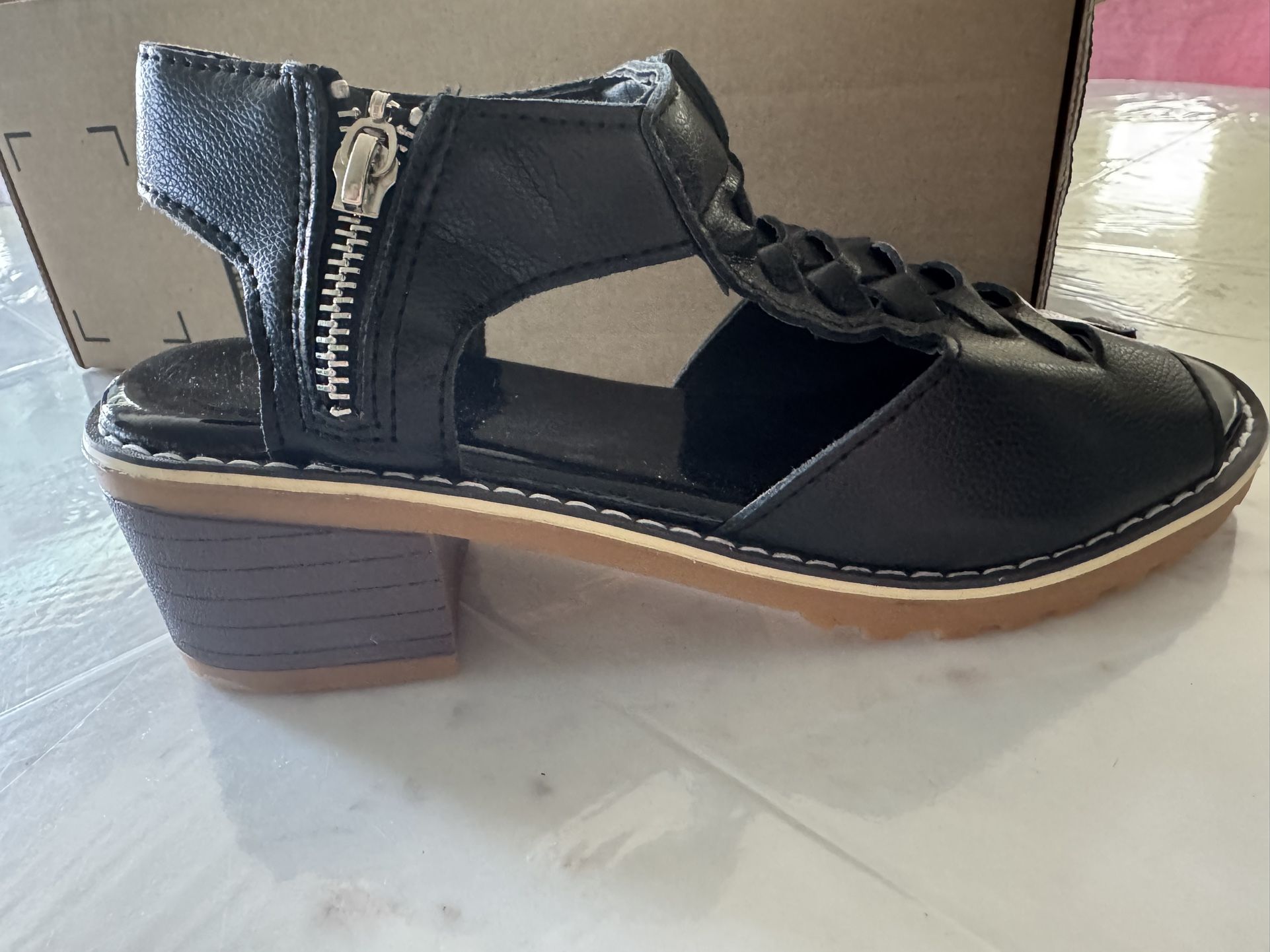 Lot of 2 New Pairs Of Sandals Size 38 (6.5-7 USA)