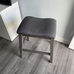 Gray Bench Chair 