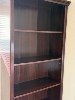 📚 Dark Wood Bookshelf