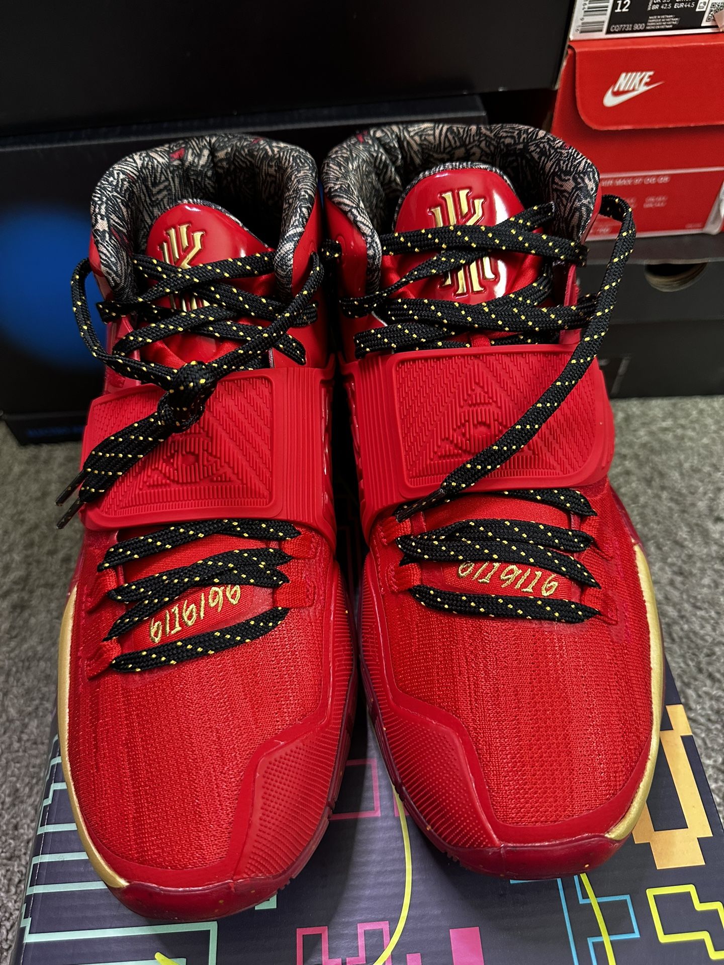 DS Nike Kyrie Size