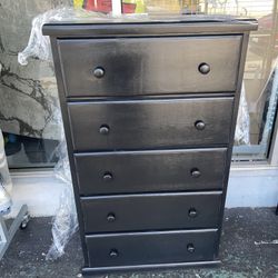 Dresser Chest Black Finish With 💯 Solid pinewood chest🌲🪵5 drawer chest Available in any tone of 🪵