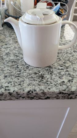 La creuset 1.3 liter teapot