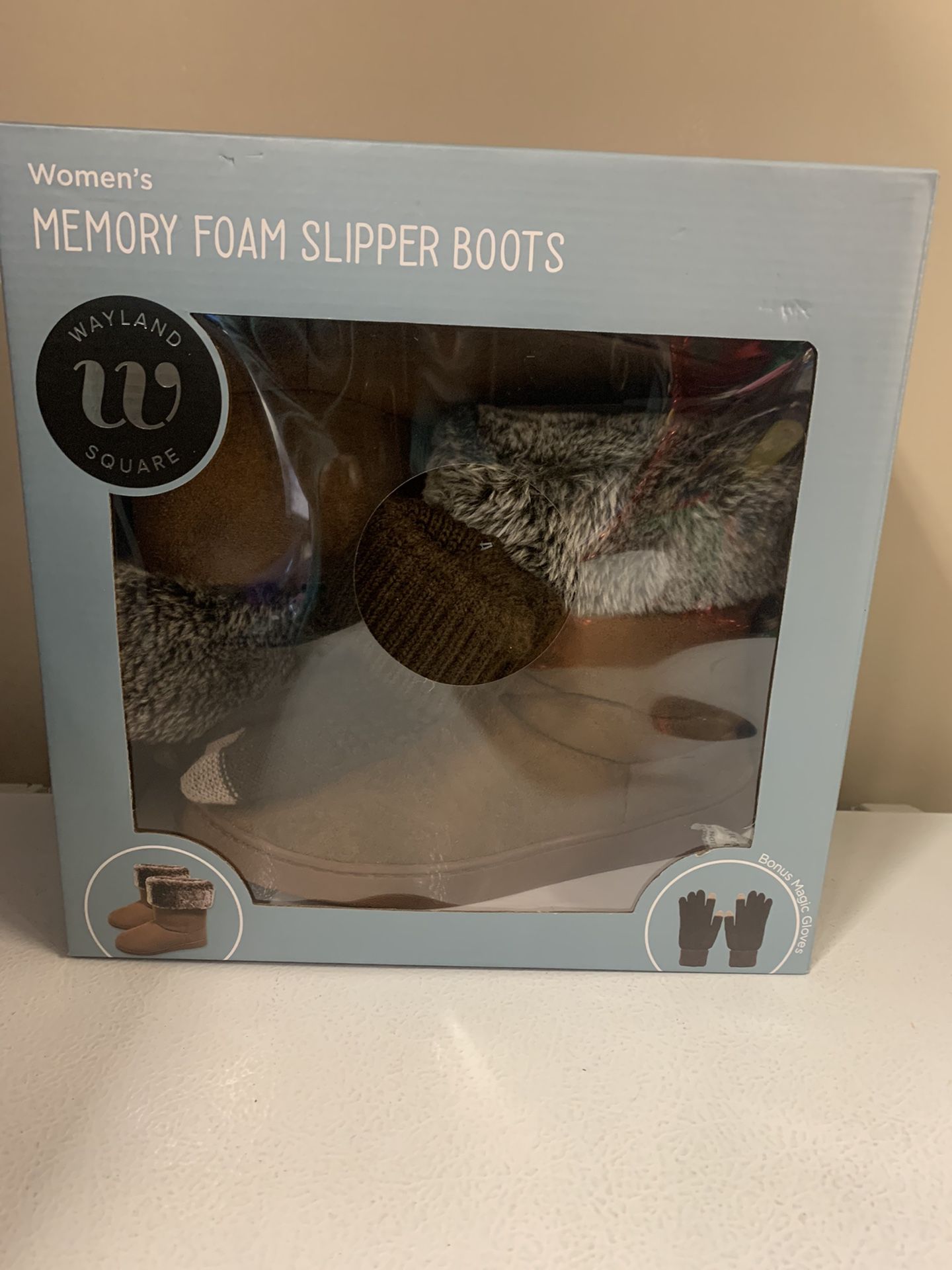 Women’s Memory Foam Slipper Boots W/ Touch Screen Gloves (M) Size 9-10
