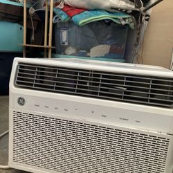 ac unit almost new only used for last summer