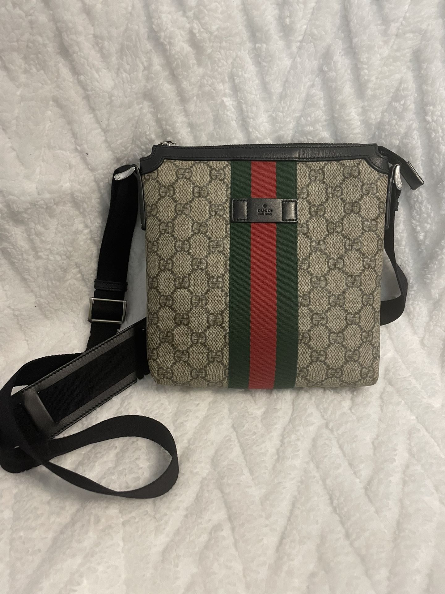 Authentic Gucci Sherry Stripe Messenger Bag Crossbody 