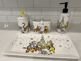 Disney’s Winnie The Pooh Christmas Bathroom Decor