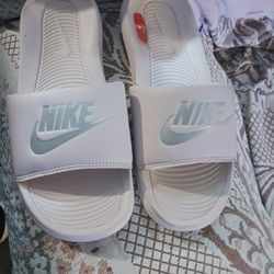 Nikes Sandals