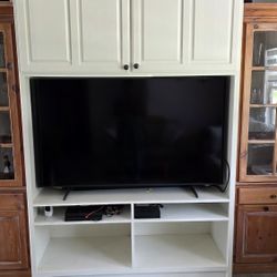 White Entertainment Center / TV Cabinet