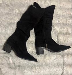 Women’s Size 9 Knee High Boots