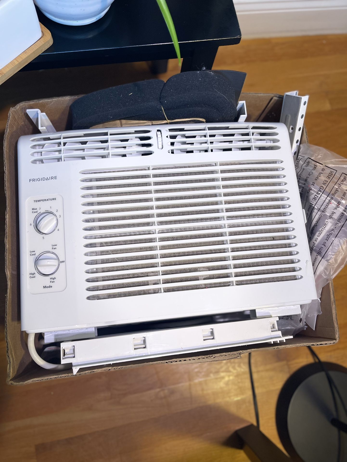 Frigidaire 5,000 BTU Window Air Conditioner AC Unit