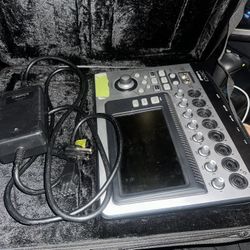 QSC MIX 8