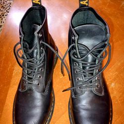 Dr Martens Chukka Lace Up Boot - Size 9 Air Soles 