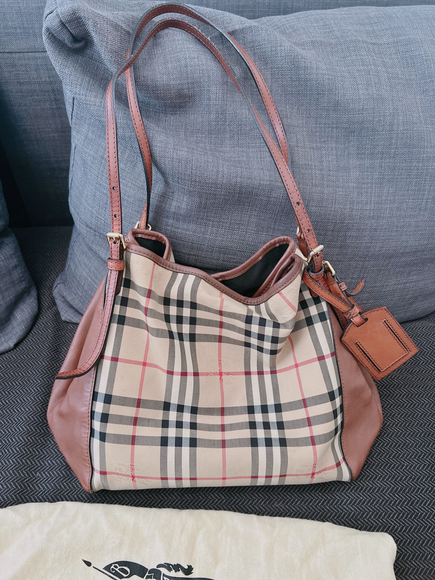 Burberry Haymarket Check Small Canterbury Tote Bag for Sale in Quincy, MA -  OfferUp
