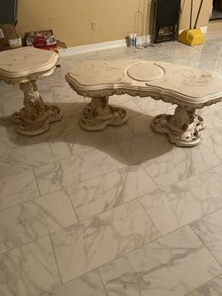 Cada Bella Tables