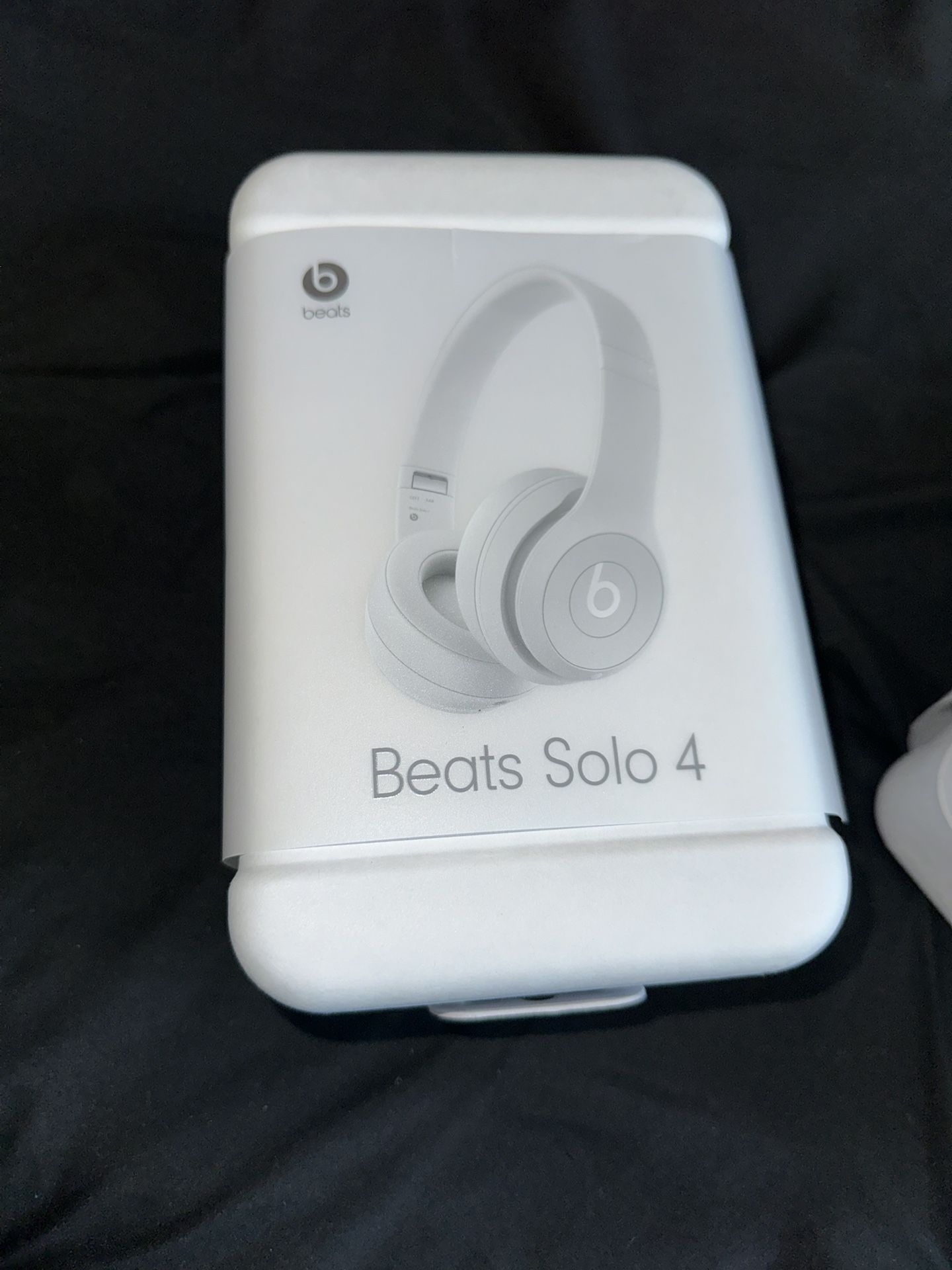 Beats Solo 4