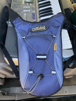 Camelback backpack water holder 32 OZ.