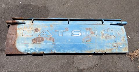 Datsun 620 tailgate