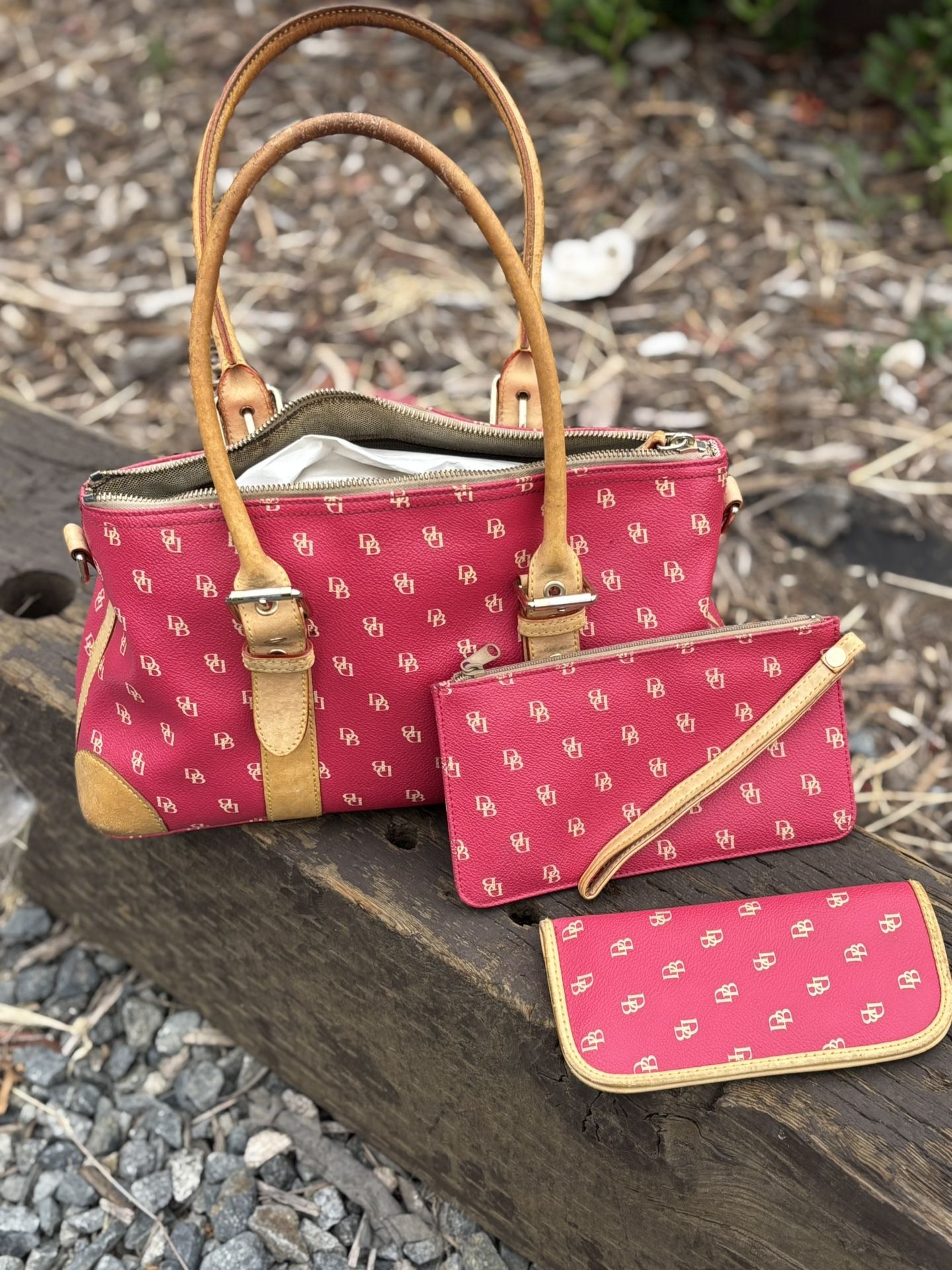 Dooney & Bourke Purse