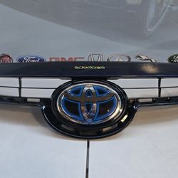 2016-2018 TOYOTA MIRAI UPPER GRILLE 