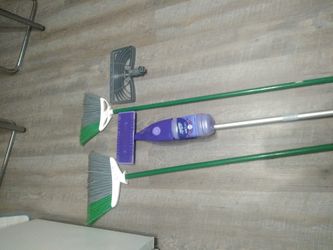 Swiffer an new bottle of juice