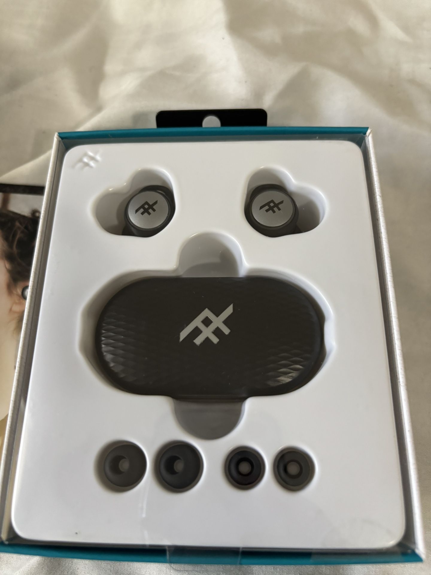 🎼IFrogz Audio - AIRTIME TWS - Wireless Earbud and Charging Case - Black🎼 