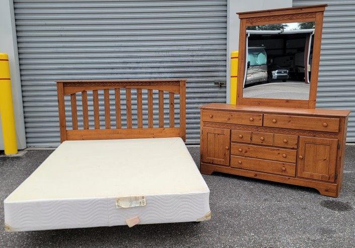 (FREE DELIVERY) Ashley Furniture Queen Bed with Dresser & Mirror