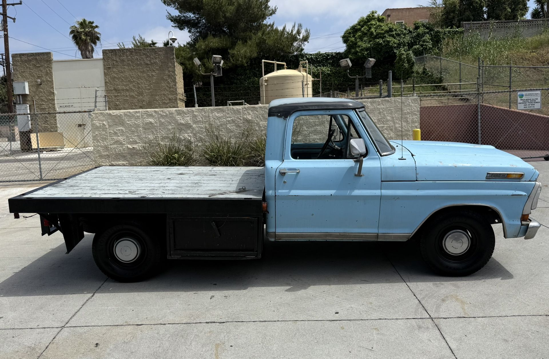 1970 Ford F100 FLATBED Pickup β Burning man