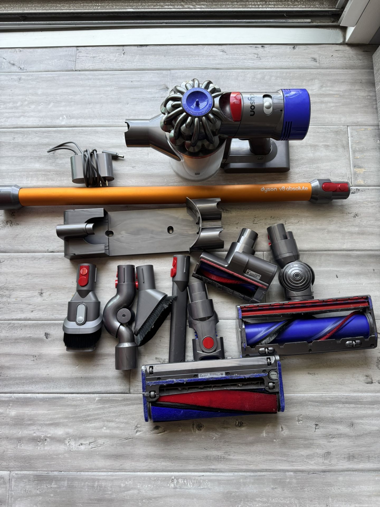 Dyson v8 Absolute cordless Vacuum