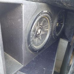 Two Kicker 12s In Ported Subwoofer Enclosure 