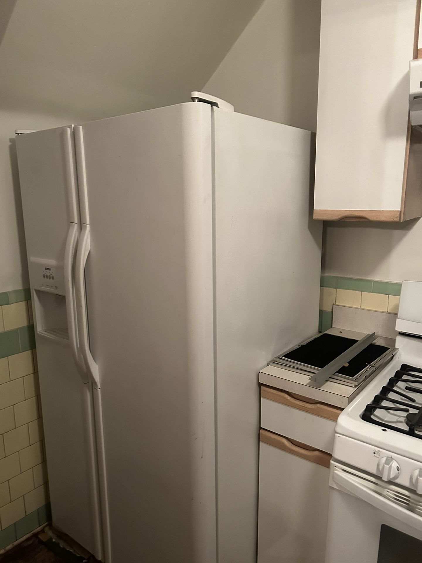 Stove Range Refrigerator Dishwasher 