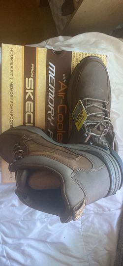 Relaxed fit with air cooled memory foam