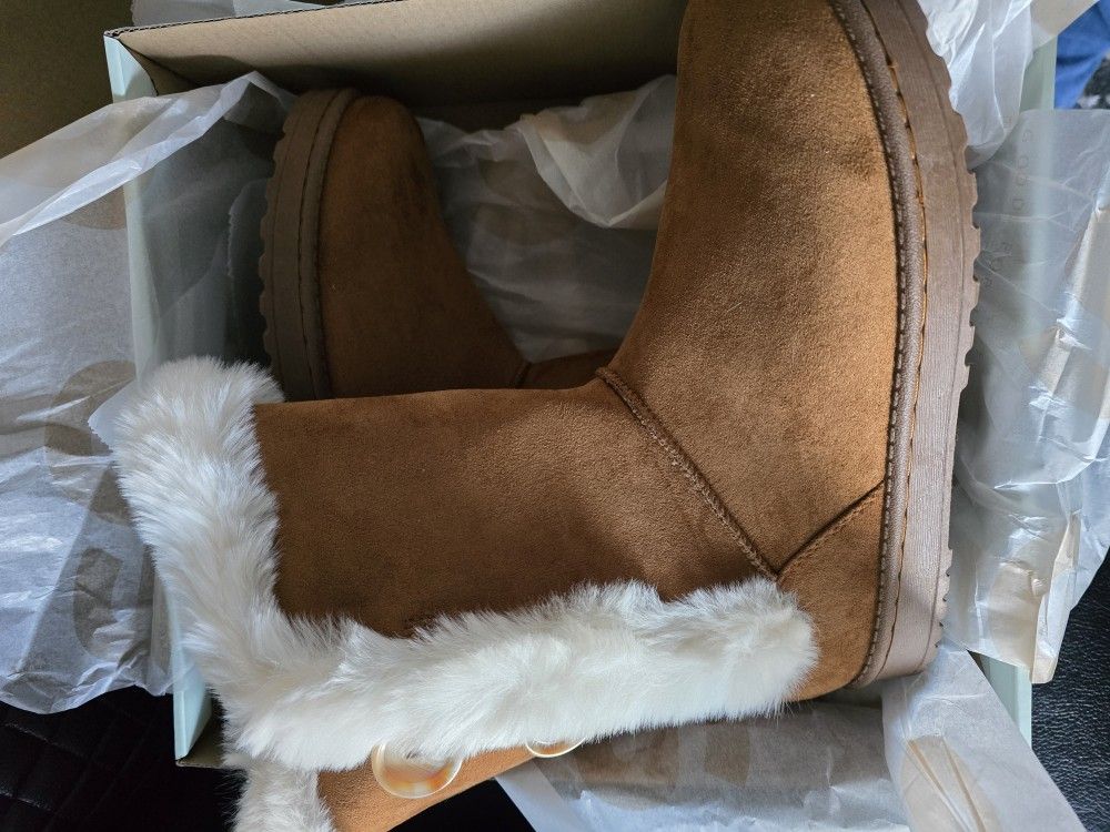 Women's Boots Size 10 New
