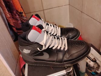 Air Jordan 1 Mid SE "Black Metallic Reimagined" size 11 men