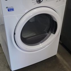 White GE dryer 