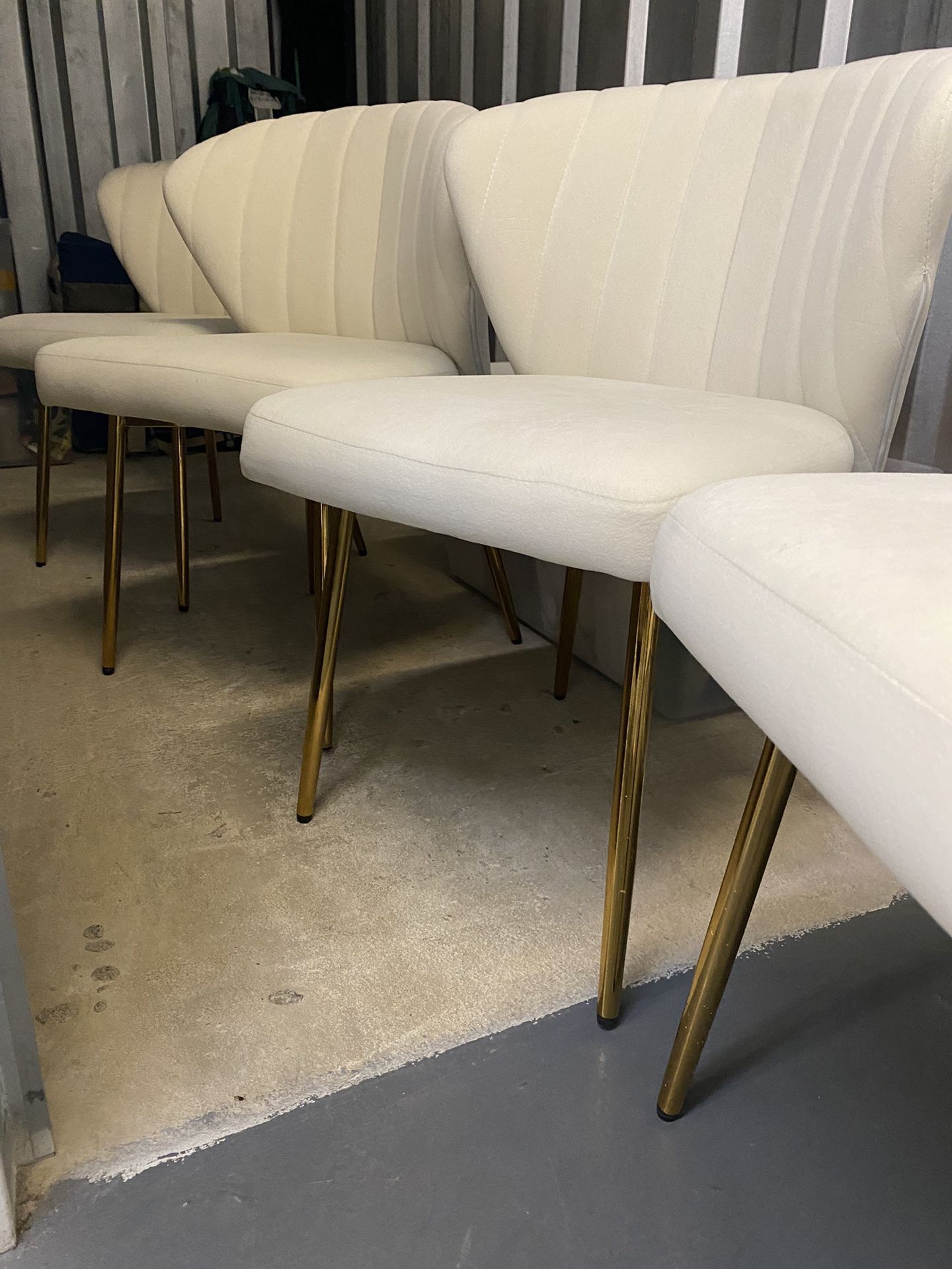 4 White Mid century Scallop Chairs