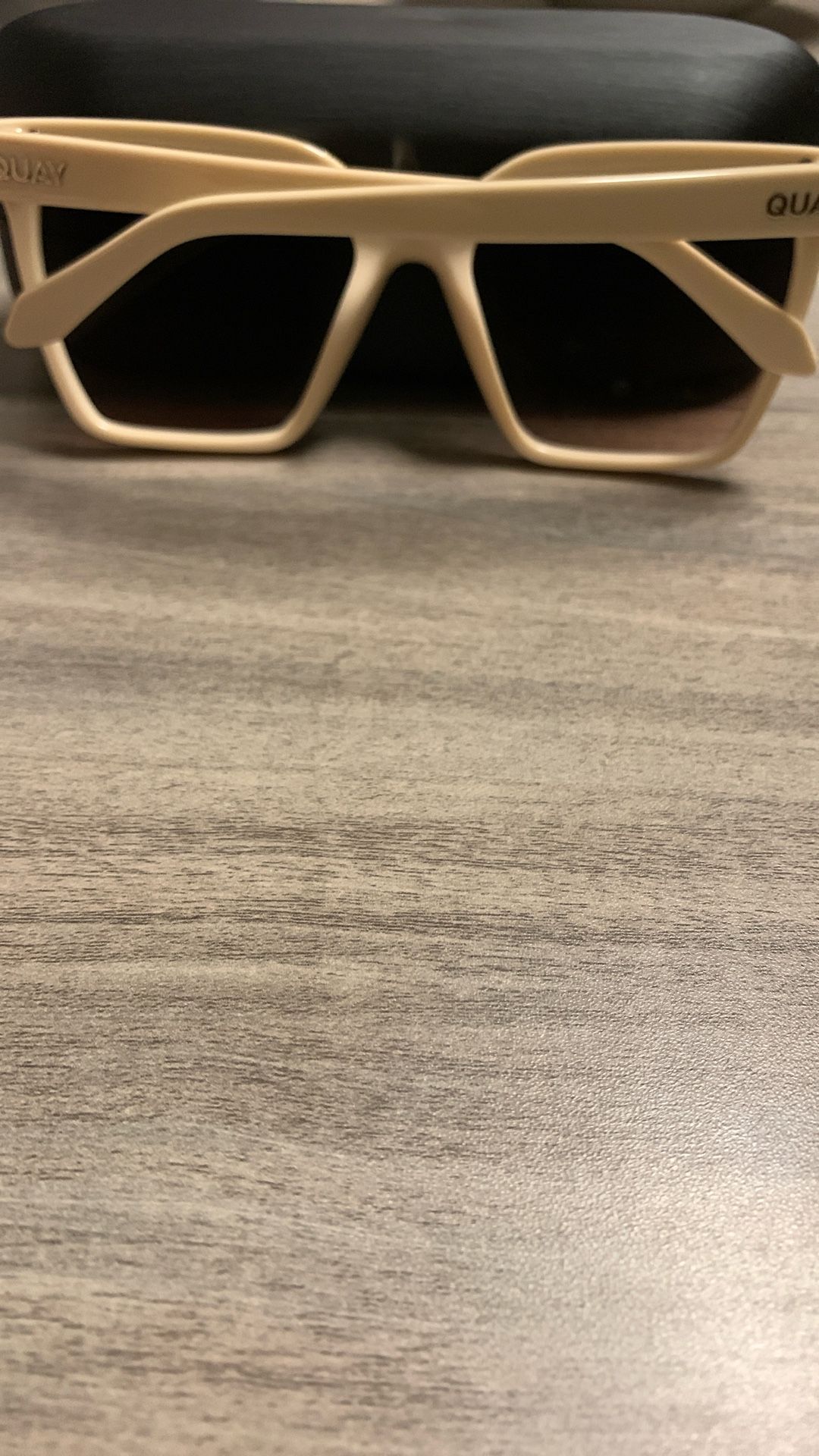 QUAY Level Up Sunglasses Chamomile Frame Dark Fawn Lens NWT QUAY Level Up Sunglasses Chamomile Frame Dark Fawn Lens NWT main image 2