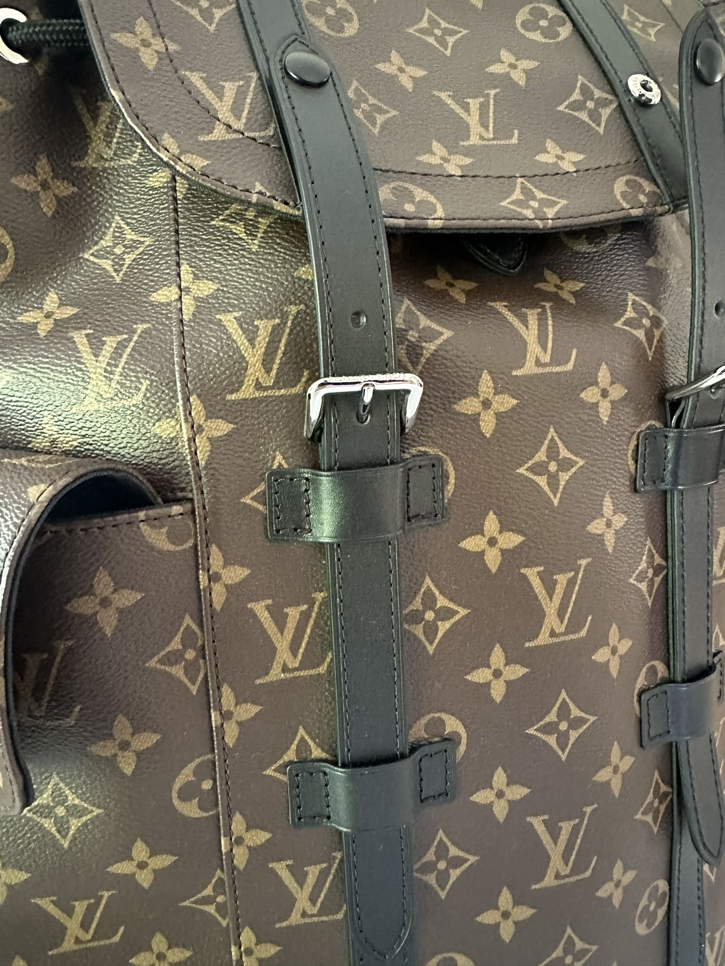 Louis Vuitton backpack for Sale in Deer Park, NY - OfferUp