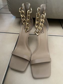 Zapatillas. Para. Dama.  8 Y Medio. 