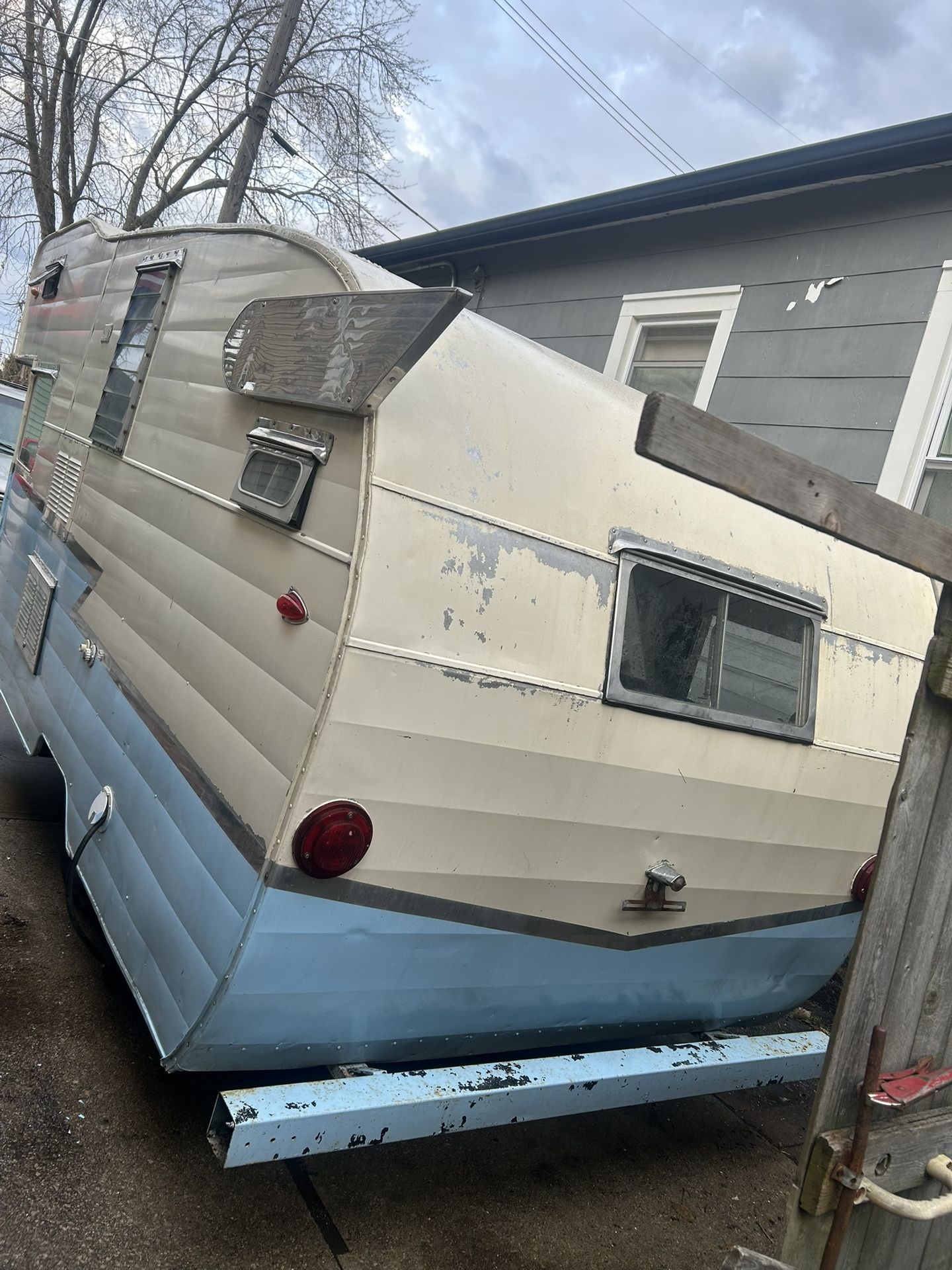 1962 Shasta Trailer Camper