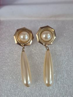 Aretes diferentes modelos perlas joyería antigua cada uno