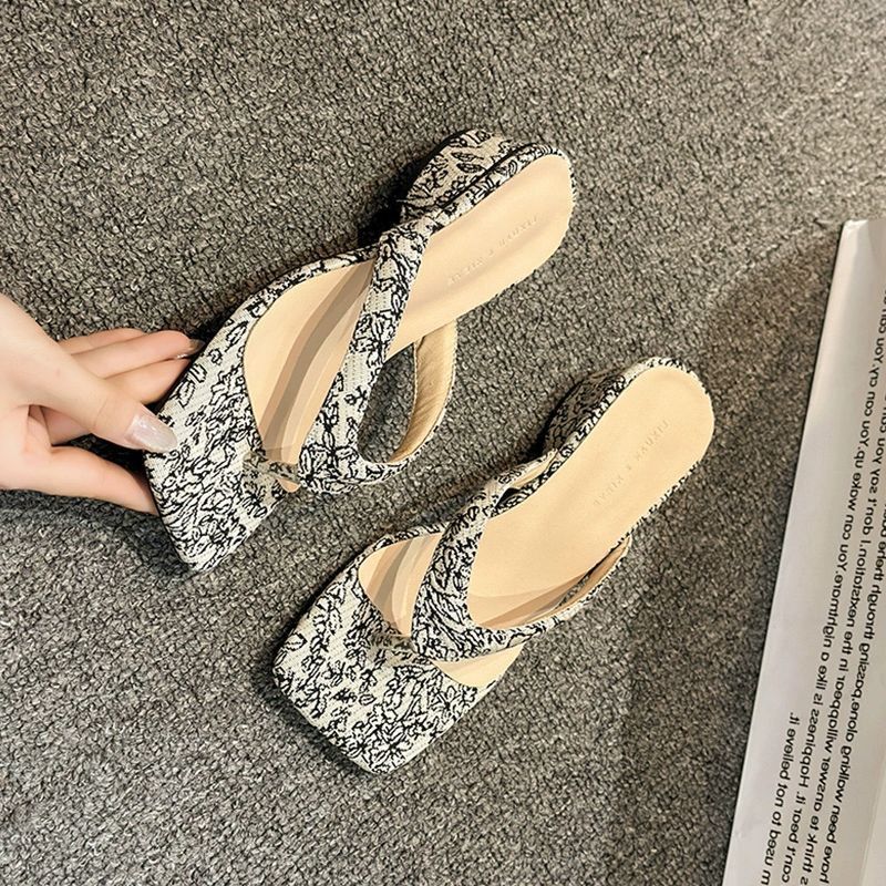 slippers