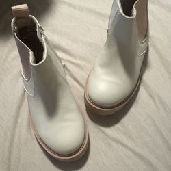 Boots Size 8y