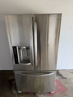 LG Fridge with Ice and Water