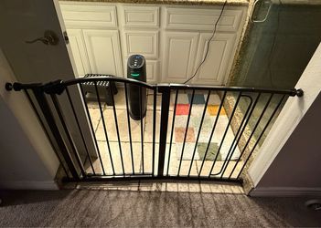 Baby gate