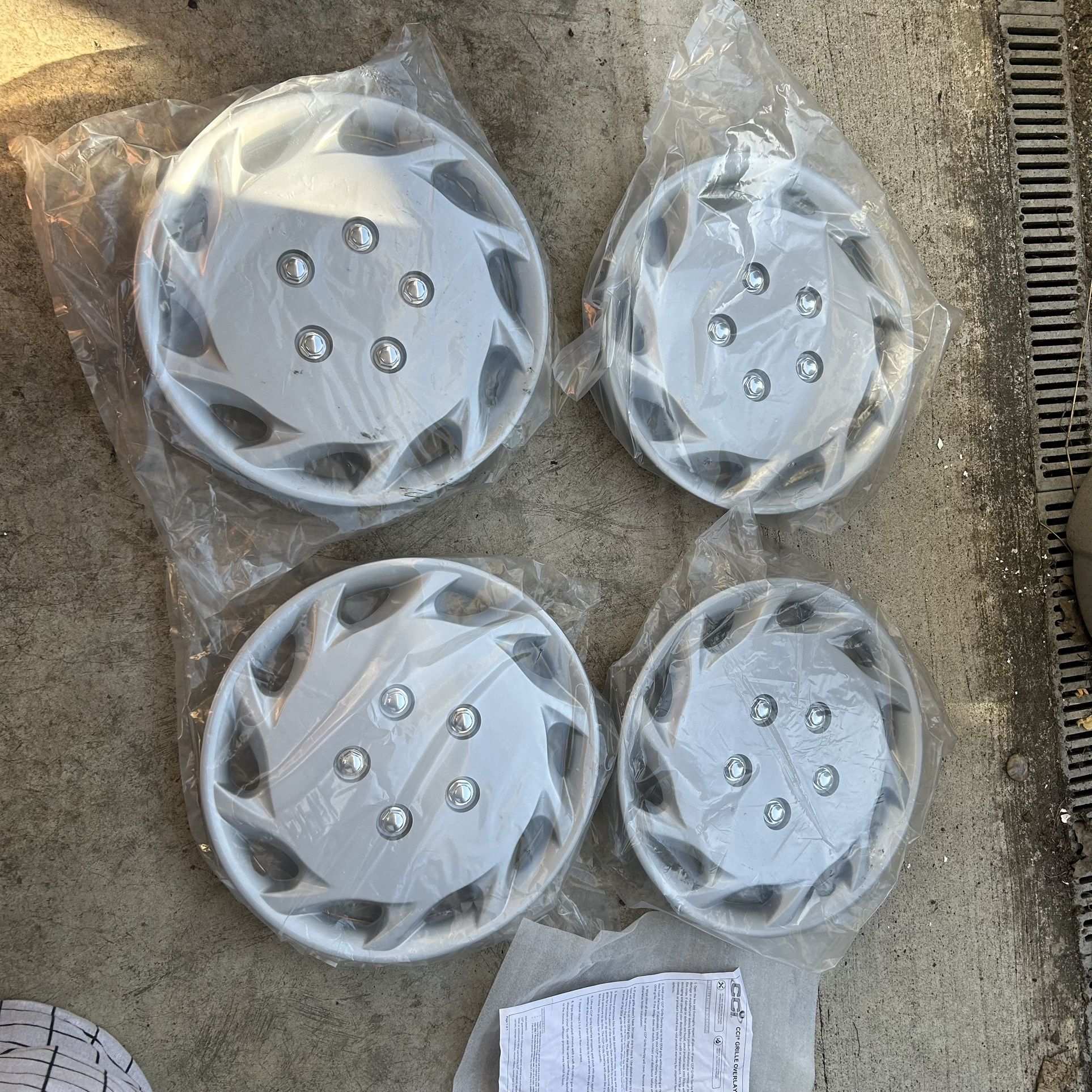 Price firm - 14” Toyota Camry hud caps brand new