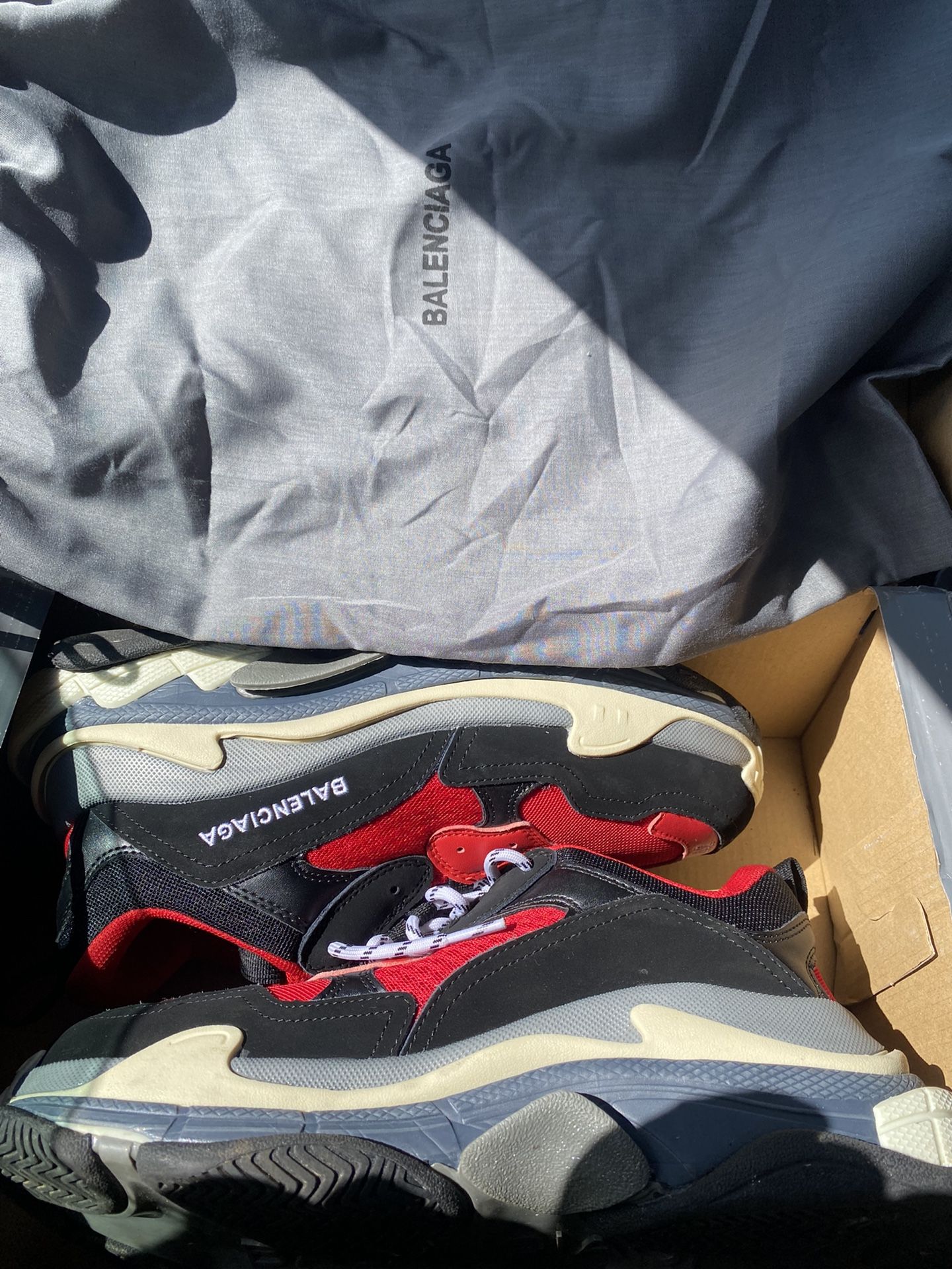 Balenciaga Triple s Red Black
