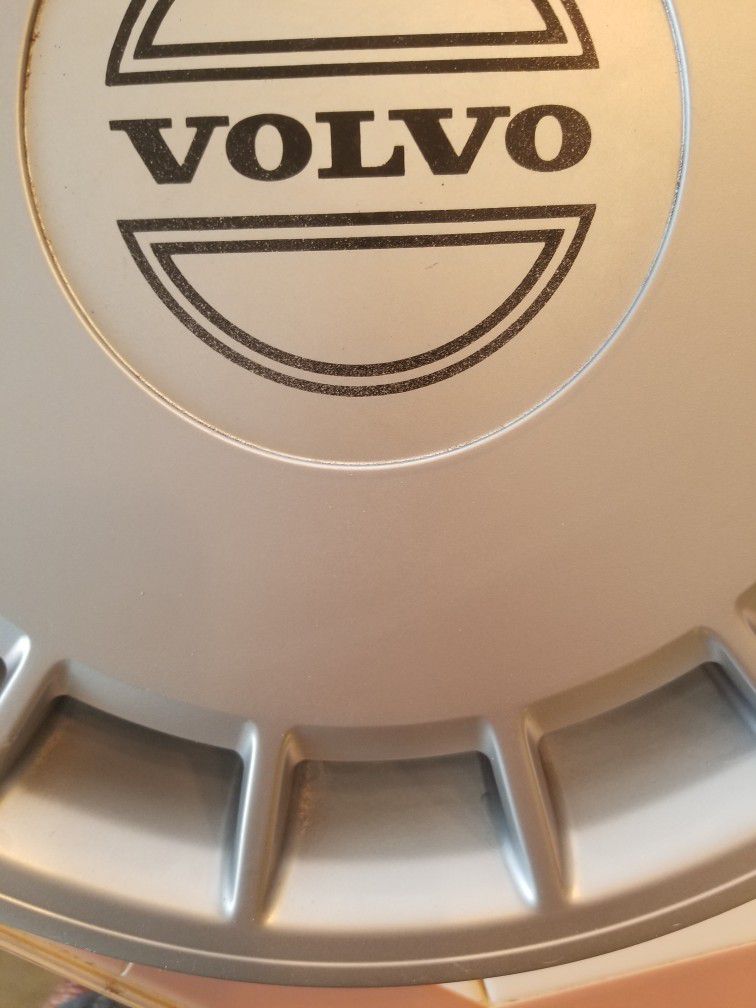 Original Volvo 240 Wheel Covers