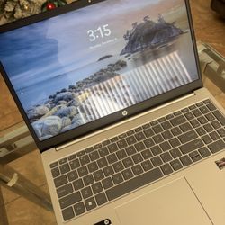 Like New HP Laptop Touchscreen 17” 8gb Ram