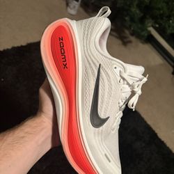 NIKE VOMERO PLUS
